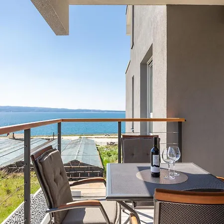 Lauretta Apartament *